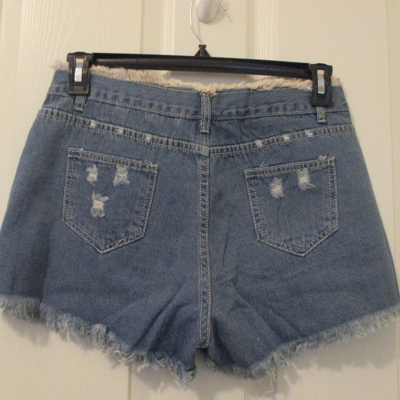 NWT - FASHION denim shorts - jr. sz XL - Picture 2 of 2